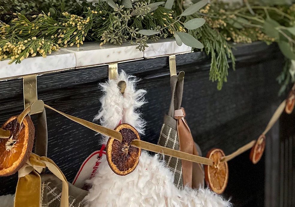 Straightforward strategies to Make a Dried Orange Garland for the Holidays